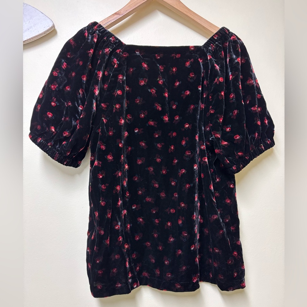 NWT LOFT Floral Black Velvet Puff Sleeve Blouse Size Medium - Picture 9 of 9